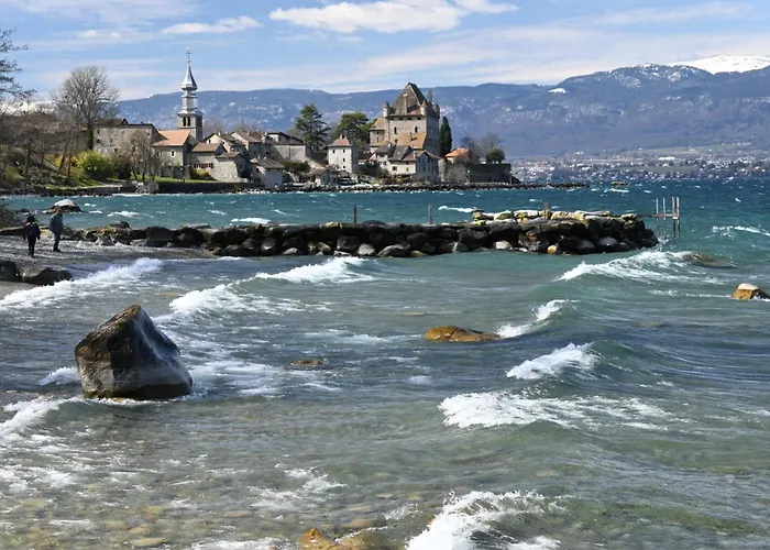 Maison De Charme Au Bord Du Leman *
